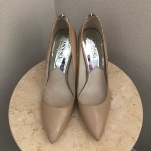 MK Nude Pumps